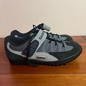Shimano clip in biking shoes